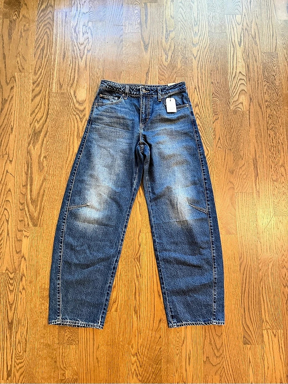 Levis Baggy Dad Barrel Jeans NWT